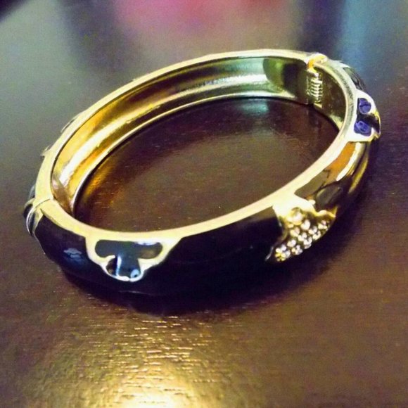 DESIGNER QUATREFOIL ENAMEL HINGED CLAMPER BRACELET WITH CRYSTALS 64 - Picture 2 of 2